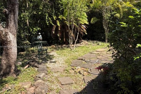 Купить виллу или дом в Корал-Гейблс, Флорида 2 спальни, 142.23м2, № 2050735 - фото 5