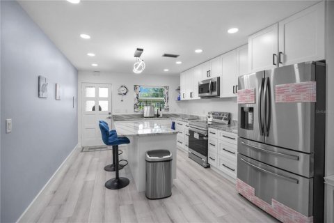 Condo in Dunedin, Florida, 2 bedrooms  № 1798336 - photo 9
