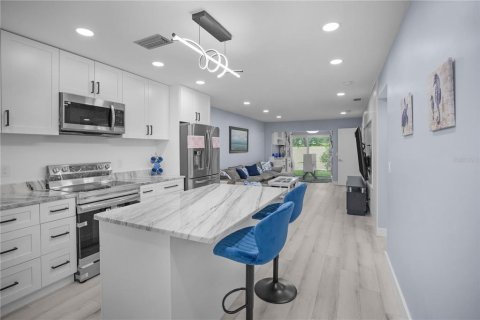 Condo in Dunedin, Florida, 2 bedrooms  № 1798336 - photo 6