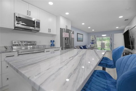 Condo in Dunedin, Florida, 2 bedrooms  № 1798336 - photo 7