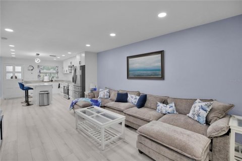 Condo in Dunedin, Florida, 2 bedrooms  № 1798336 - photo 27