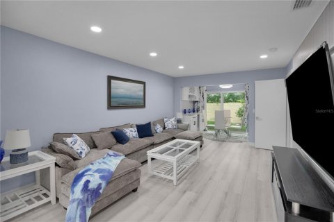 Condo in Dunedin, Florida, 2 bedrooms  № 1798336 - photo 22