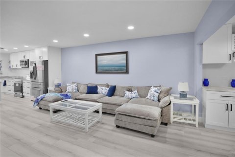 Condo in Dunedin, Florida, 2 bedrooms  № 1798336 - photo 28