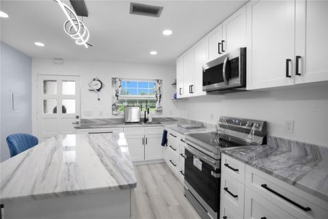Condo in Dunedin, Florida, 2 bedrooms  № 1798336 - photo 14