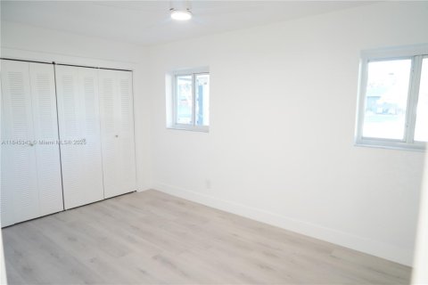 House in Cooper City, Florida 4 bedrooms, 187.48 sq.m. № 1845903 - photo 28
