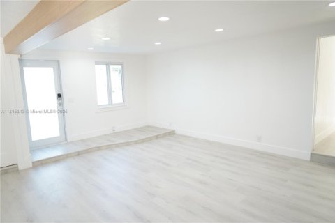 House in Cooper City, Florida 4 bedrooms, 187.48 sq.m. № 1845903 - photo 21