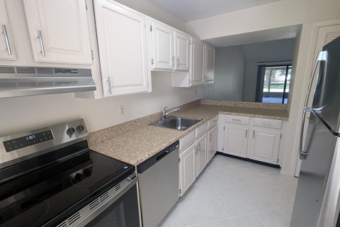 Apartamento en alquiler en Port St. Lucie, Florida, 2 dormitorios, 85.56 m2 № 2078334 - foto 8