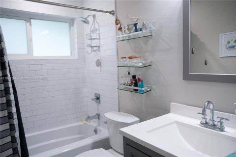 Casa en venta en Tamarac, Florida, 3 dormitorios, 140.1 m2 № 1922906 - foto 22