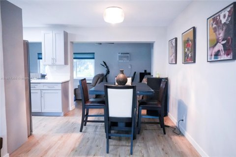 Casa en venta en Tamarac, Florida, 3 dormitorios, 140.1 m2 № 1922906 - foto 8