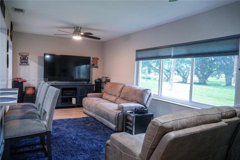 Casa en venta en Tamarac, Florida, 3 dormitorios, 140.1 m2 № 1922906 - foto 10