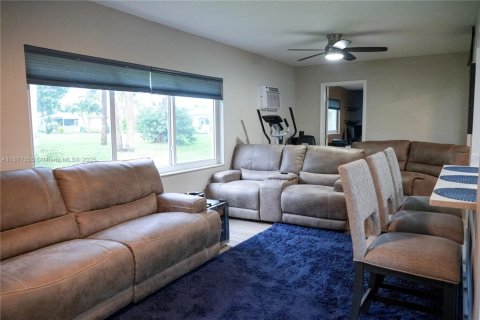 Casa en venta en Tamarac, Florida, 3 dormitorios, 140.1 m2 № 1922906 - foto 11