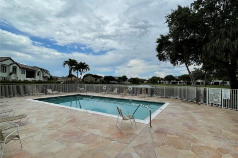 Condominio en alquiler en Parkland, Florida, 2 dormitorios, 128.39 m2 № 823255 - foto 1