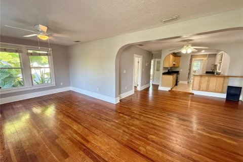 Casa en alquiler en Orlando, Florida, 2 dormitorios, 108.7 m2 № 1895195 - foto 2