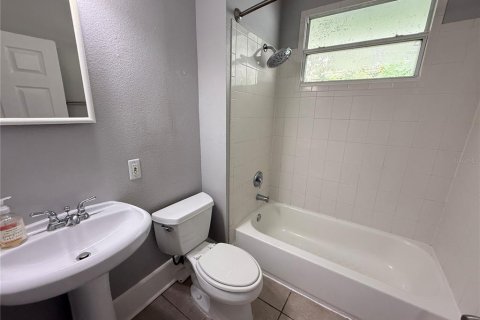 Casa en alquiler en Orlando, Florida, 2 dormitorios, 108.7 m2 № 1895195 - foto 13
