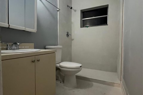 Снять в аренду виллу или дом в Хайалиа, Флорида 2 спальни, 292.64м2, № 1963921 - фото 8