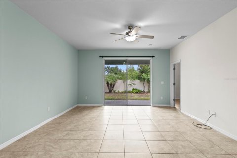 Villa ou maison à vendre à Land O' Lakes, Floride: 3 chambres, 142.33 m2 № 2138362 - photo 15