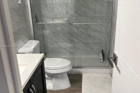 Apartment in Hallandale Beach, Florida 2 bedrooms № 2153652 - photo 11
