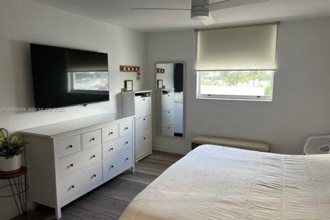 Apartment in Hallandale Beach, Florida 2 bedrooms № 2153652 - photo 8