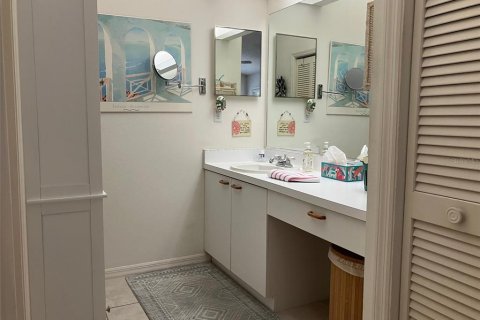 House in Sarasota, Florida 3 bedrooms, 153.1 sq.m. № 2120196 - photo 10