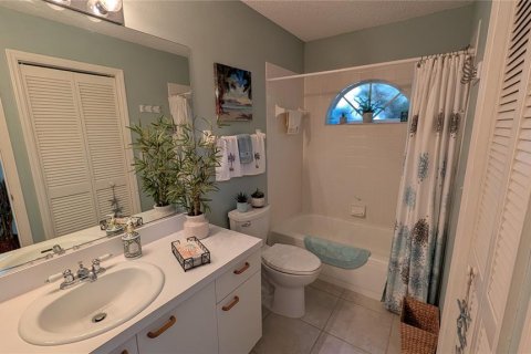 House in Sarasota, Florida 3 bedrooms, 153.1 sq.m. № 2120196 - photo 14