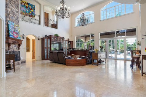 House in Miami, Florida 8 bedrooms, 621.89 sq.m. № 1705137 - photo 19