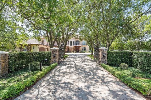 House in Miami, Florida 8 bedrooms, 621.89 sq.m. № 1705137 - photo 3