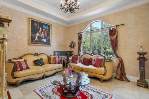 House in Miami, Florida 8 bedrooms, 621.89 sq.m. № 1705137 - photo 9