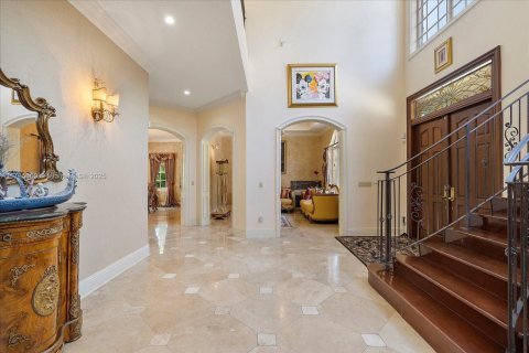 House in Miami, Florida 8 bedrooms, 621.89 sq.m. № 1705137 - photo 8