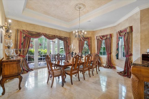 House in Miami, Florida 8 bedrooms, 621.89 sq.m. № 1705137 - photo 10