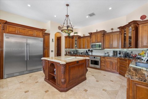 House in Miami, Florida 8 bedrooms, 621.89 sq.m. № 1705137 - photo 14