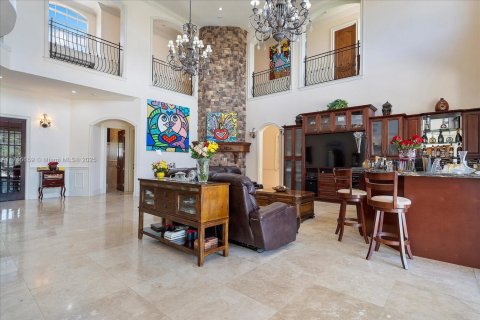 House in Miami, Florida 8 bedrooms, 621.89 sq.m. № 1705137 - photo 18