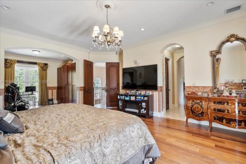 House in Miami, Florida 8 bedrooms, 621.89 sq.m. № 1705137 - photo 27
