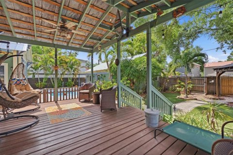 House in Tampa, Florida 2 bedrooms, 132.39 sq.m. № 2237430 - photo 29