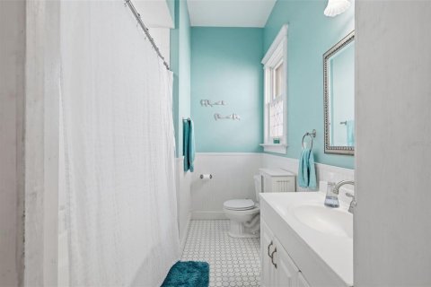 House in Tampa, Florida 2 bedrooms, 132.39 sq.m. № 2237430 - photo 18