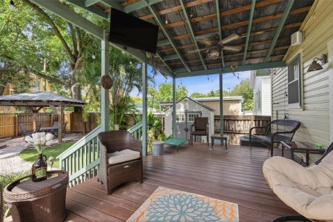 House in Tampa, Florida 2 bedrooms, 132.39 sq.m. № 2237430 - photo 26