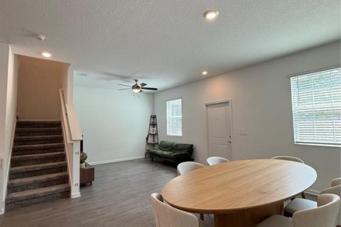 Townhouse in Winter Garden, Florida 3 bedrooms, 151.99 sq.m. № 2395546 - photo 2