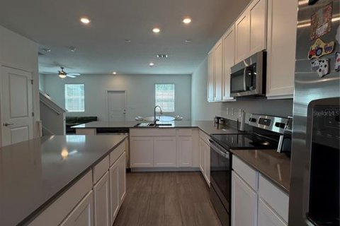 Townhouse in Winter Garden, Florida 3 bedrooms, 151.99 sq.m. № 2395546 - photo 5