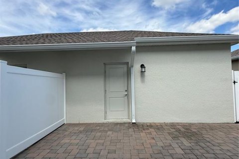 Townhouse in Winter Garden, Florida 3 bedrooms, 151.99 sq.m. № 2395546 - photo 17