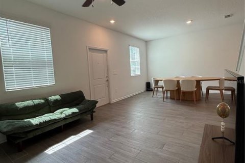 Townhouse in Winter Garden, Florida 3 bedrooms, 151.99 sq.m. № 2395546 - photo 8