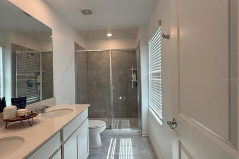 Townhouse in Winter Garden, Florida 3 bedrooms, 151.99 sq.m. № 2395546 - photo 11
