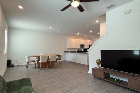 Townhouse in Winter Garden, Florida 3 bedrooms, 151.99 sq.m. № 2395546 - photo 3