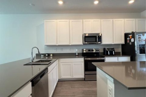 Townhouse in Winter Garden, Florida 3 bedrooms, 151.99 sq.m. № 2395546 - photo 7