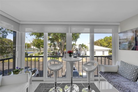 Снять в аренду кондоминиум в Форт-Лодердейл, Флорида 1 спальня, 111.48м2, № 1998268 - фото 16