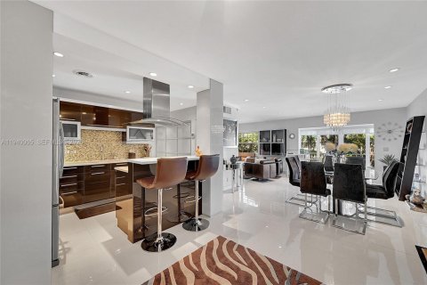 Снять в аренду кондоминиум в Форт-Лодердейл, Флорида 1 спальня, 111.48м2, № 1998268 - фото 8