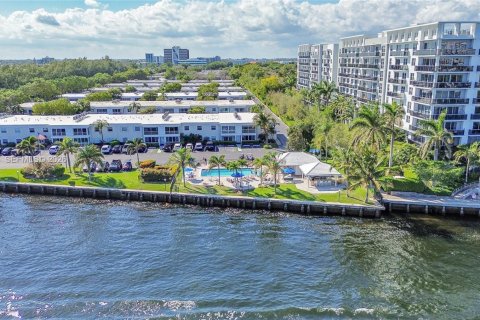 Снять в аренду кондоминиум в Форт-Лодердейл, Флорида 1 спальня, 111.48м2, № 1998268 - фото 24