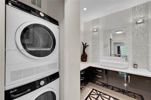 Снять в аренду кондоминиум в Форт-Лодердейл, Флорида 1 спальня, 111.48м2, № 1998268 - фото 14