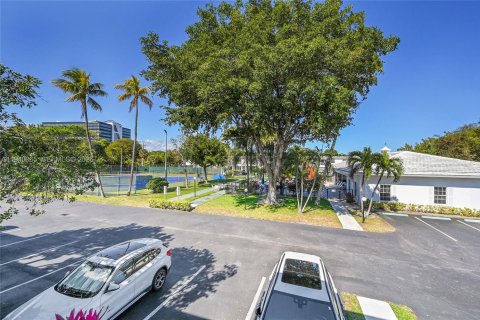 Снять в аренду кондоминиум в Форт-Лодердейл, Флорида 1 спальня, 111.48м2, № 1998268 - фото 19