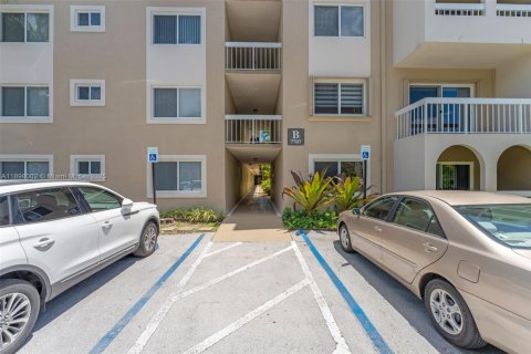 Appartement à louer à Miami, Floride: 2 chambres, 74.69 m2 № 1949827 - photo 23