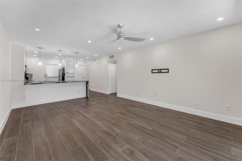 Appartement à louer à Miami, Floride: 2 chambres, 74.69 m2 № 1949827 - photo 8