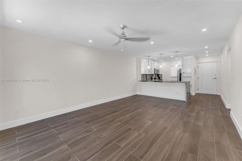 Appartement à louer à Miami, Floride: 2 chambres, 74.69 m2 № 1949827 - photo 9